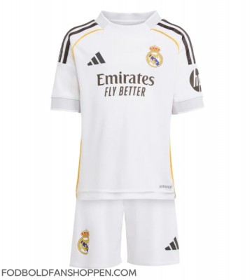 Real Madrid Hjemmebanetrøje Børn 2025-26 Kortærmet (+ Korte bukser)